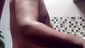 oh man, macho peladinho is lavando louças bent over in doggystyle gay amateurs fetish scene