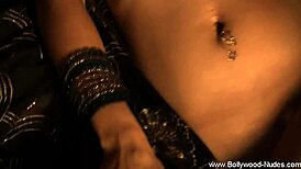 Indian Milf Dances Arousing Moves