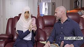 Arab Babe Fucks Therapist
