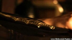 Indian Milf Dances Arousing Moves