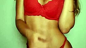 Briana Banderas ukazuje velký zadek a kozy v prádle 😍