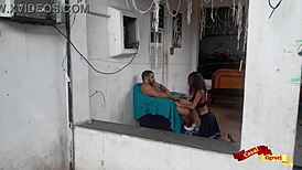 minha enteada me barbeia e depois libera o cuzinho pra mim