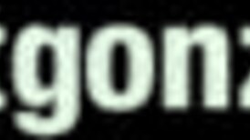 Đenifer i Ksandra strasno fistuju jedna drugu na fist flušu