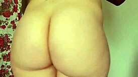 Mexican latina twerks naked with big ass in intense perreo