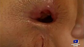 Sheila Jeune Et Sexy Elle Se Prend Une Bite Dans Le Cul