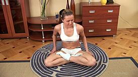 Flexible athletic babe masturbates intensely with vibrator.