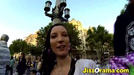 アマチュアカップルが激しく公衆でファック、Jizzoramaスタイル