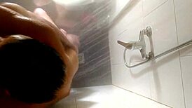 Grabado desde el techo en la ducha