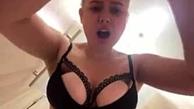 Teen webcam girl toys her ass outdoors