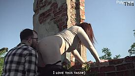 Tellement de sperme dans la chatte après sexe public brutal, oups !