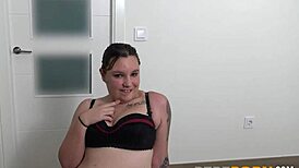 Ex Tv-Babe Craves Dirty Cumshot