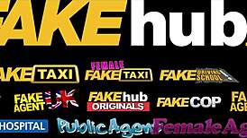 Agente pubblico trova una donna pakistana felice per una scopata audace nei bagni pubblici