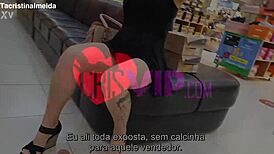 casada safada sem calcinha provocando vendedor em uma loja de calçados - cristina almeida