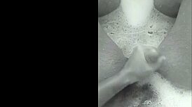 sexy amateurs playing in bathtub for cumshot!