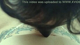 Meu marido corno limpando minha buceta cheia de porra