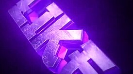 Seksi petite crnka 18+ trese veliko dupe u kadi