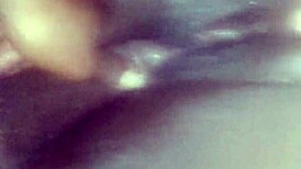 Ebony kraljica curenja pokazuje sočne close-up akcije 😍