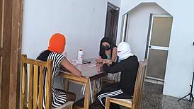 Teman terbaik kalah taruhan dan ngentot pemenang!