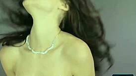 Hot teen strips! Bubble butt!