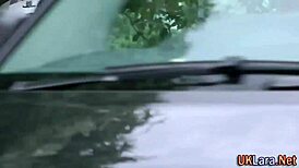 Jsem Britka v punčochách, prstím a cucám velké ptáky ve skupině 😍