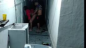 meu vizinho me viu pelada varrendo e me botou pra mama gay mommy