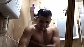 Kawan gay horny nikmati fetish batang monster besar dengan teman wanita