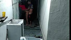 meu vizinho me viu pelada varrendo e me botou pra mama gay mommy