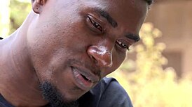 Encontro Emocional: Bodybuilder Ebony Fode na Garagem Abandonada com Vizinho