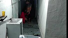 meu vizinho me viu pelada varrendo e me botou pra mama gay mommy