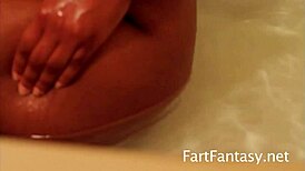 Amber Star Makes Stinky Fart Bubbles In Bath