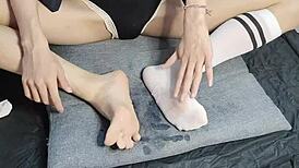 Feet Fetish Slim Chinese Twink Shows Beautiful Barefoot!