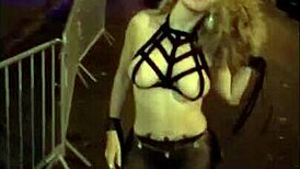 Milf Amateur Flashes Nude Body Outdoors in Public Snaps