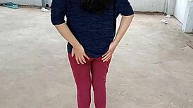 छत पर खड़ी पड़ोसी की बीवी को पटाया और जोर से चोदा XXX Bhabhi Sex. Rooftop banging was wild!