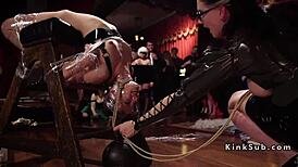 위층에서 본디지와 함께 야생 오르기 파티 😈