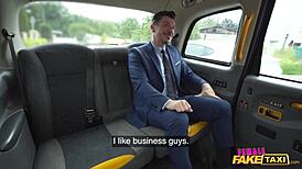 Ovaj srećni tip je uspeo sa napaljenom taksi vozačicom