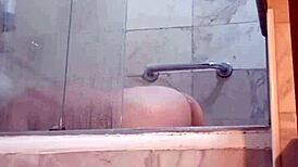 Pelado na sauna gay enjoying a steamy big ass massage