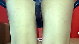 Mature Milf Wendy Raine Teases in New Bikini