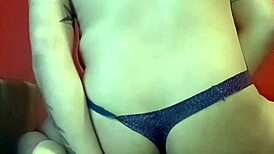 Mature Milf Wendy Raine Teases in New Bikini