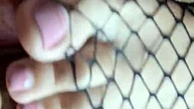 foot fetish fuck ending on her feet