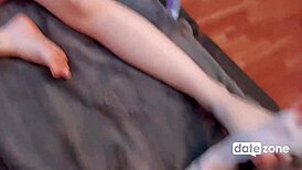 Åh, jeg fingerer kjærestens våte rakete fitte på nært hold i hjemmelaget POV!