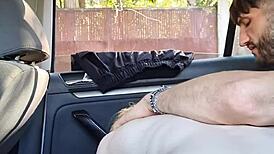 Intimate car adventure with Rosse in homemade clip! 🚗