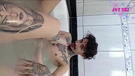 my husband went to work, so i called my friend to lick my pussy bareback 😏