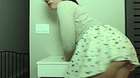 ashley alban fingers her ass and masturbates solo