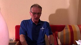 Wow, kan denne vakre tenåringen 18+ håndtere en 74-åring sin intense knepping?