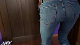 tattooed babe fingering her wet pussy and shaking ass