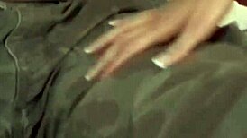 Amaterska Latina zadirkuje i uzbuđuje se za vrući seks