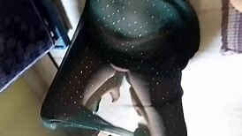 Indian Hot Bhabhi Fingers Herself to Wet Release