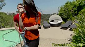 hey, can this spex babe’s footjob get any hotter?