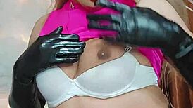 Transexual Rosadita Y Linda Hides a Sultry Secret