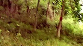 She moaned loud for two cocks banging her pussy outdoors 😍